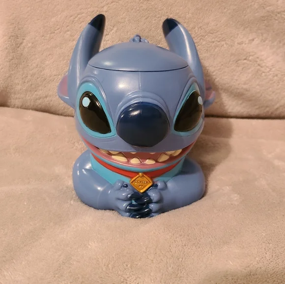 Stitch Disney on Ice Cup With Lid - Picture 3 of 10